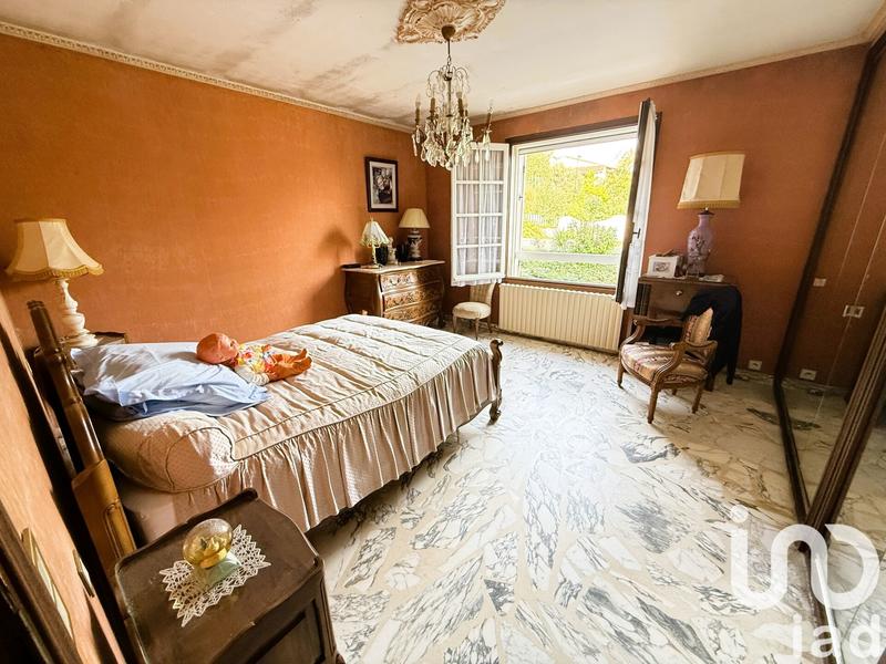 Maison - 240 m² - 10 pièces