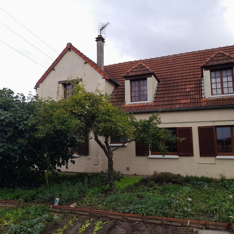 Maison - 220 m² - 12 pièces