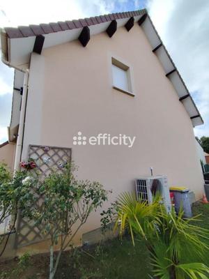 Maison traditionnelle - 221 m² - 5 pièces