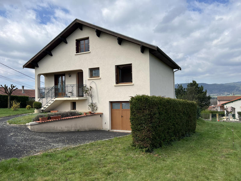 Maison - 110 m² - 10 pièces