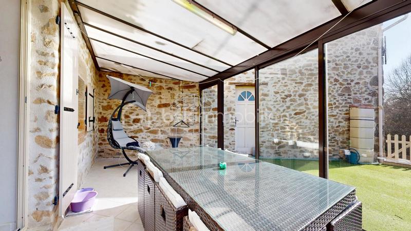 Maison - 212 m² - 9 pièces