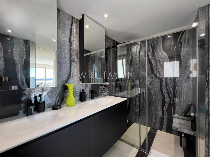 Appartement - 175 m² - 6 pièces