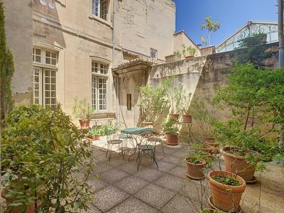 Appartement - 267 m² - 7 pièces