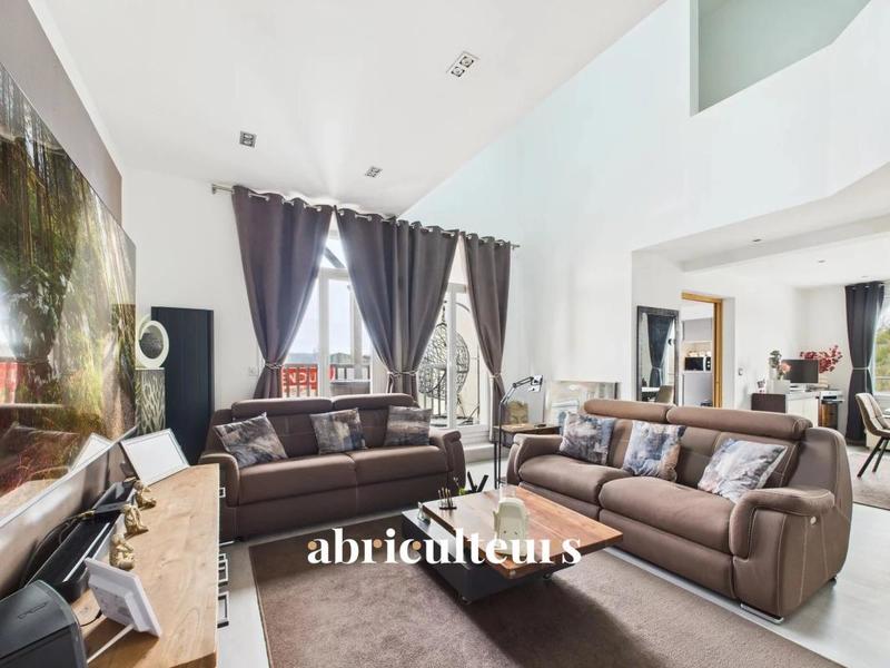 Appartement ancien - 162 m² - 6 pièces