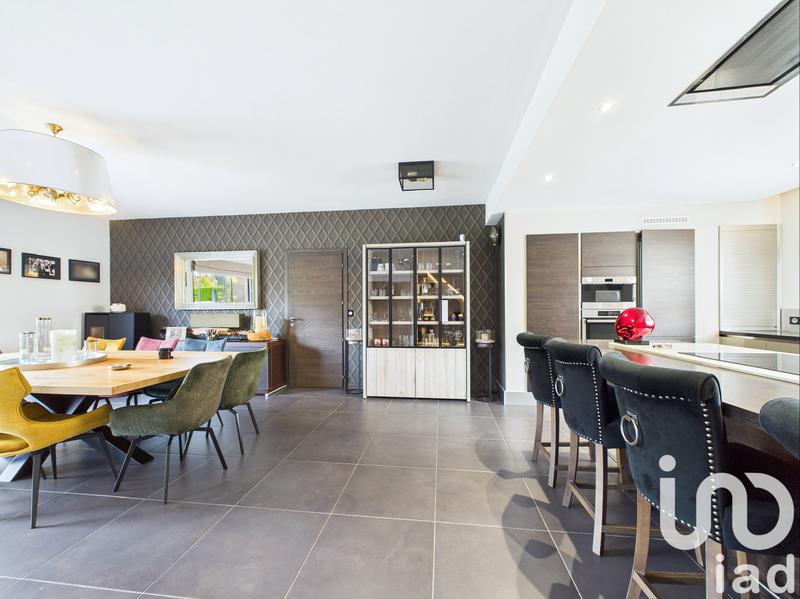 Maison - 213 m² - 6 pièces