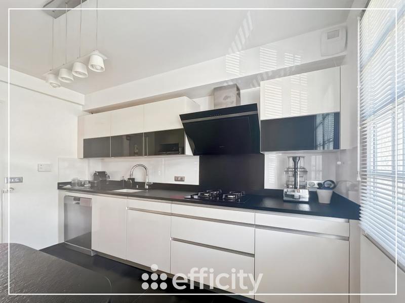 Maison - 180 m² - 7 pièces