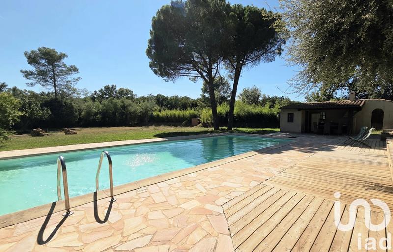 Maison - 240 m² - 8 pièces