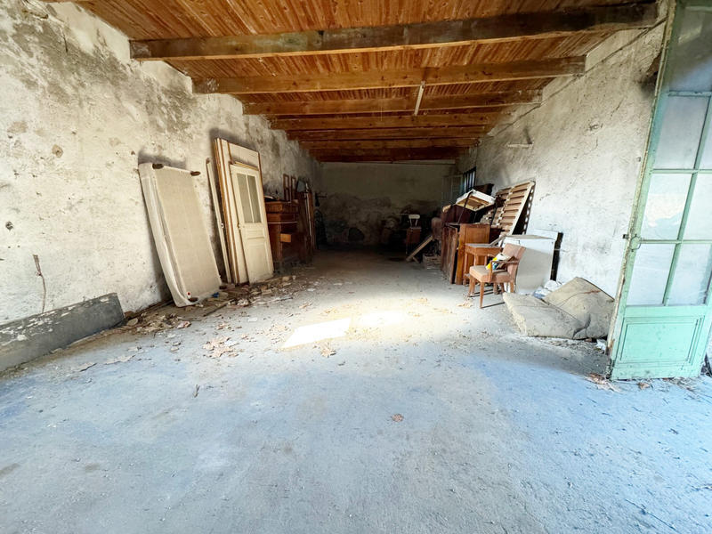 Maison ancienne - 230 m² - 3 pièces