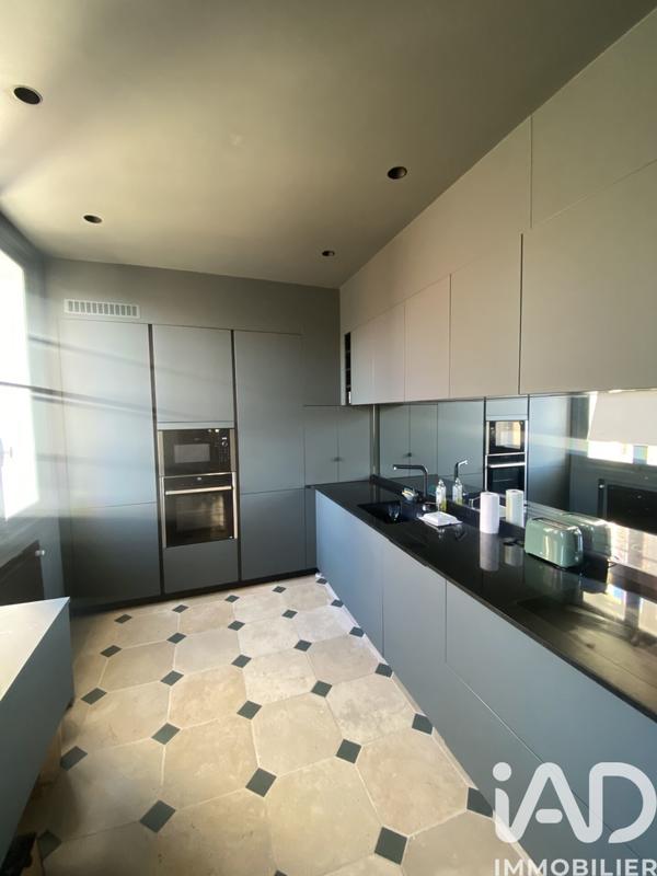 Appartement - 208 m² - 5 pièces