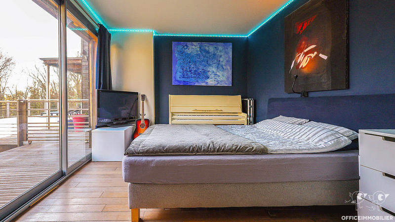 Maison - 202 m² - 7 pièces