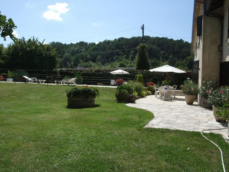 Propriété - 211 m² - 6 pièces