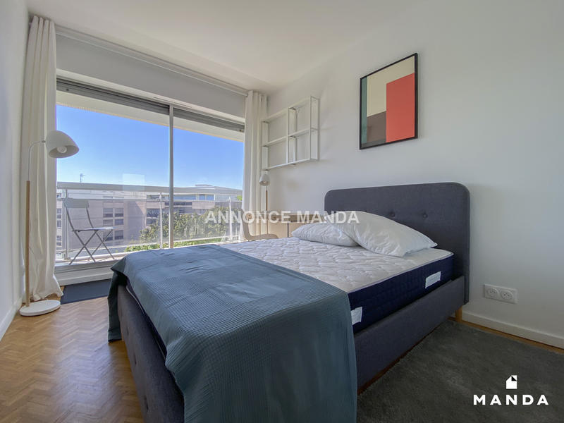 Chambre - 10 m² - 7 pièces