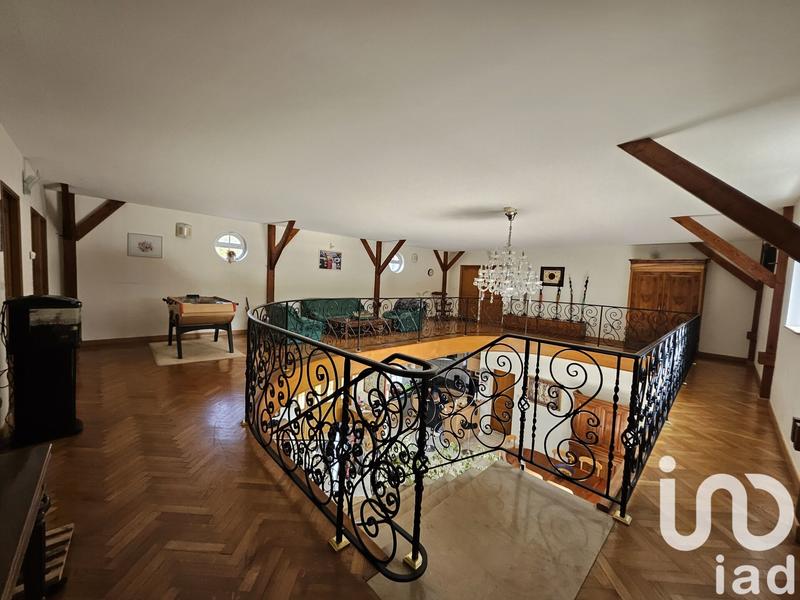 Maison - 360 m² - 10 pièces