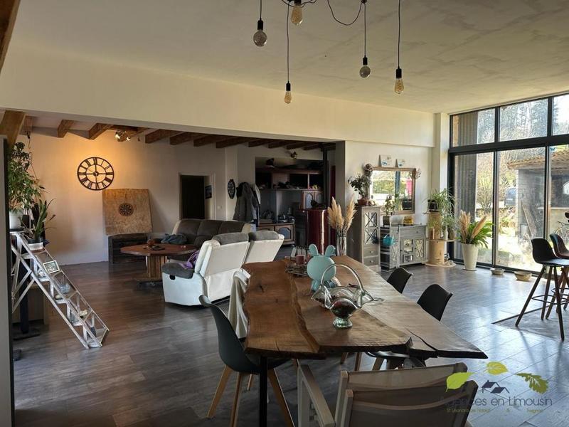 Maison - 180 m² - 9 pièces