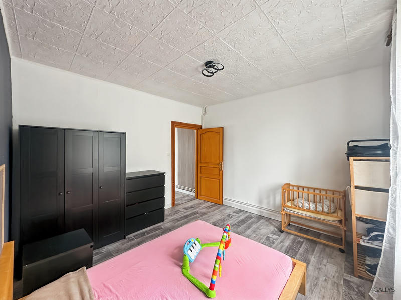 Appartement - 90 m² - 5 pièces