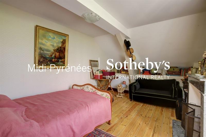 Château - 302 m² - 8 pièces