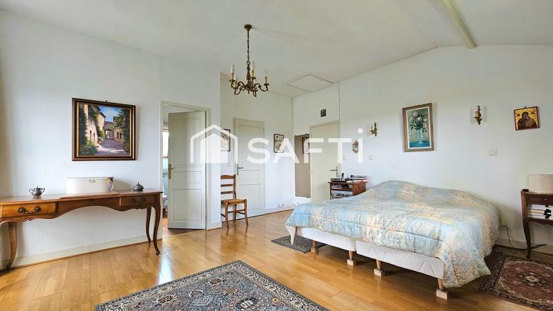 Maison - 182 m² - 8 pièces