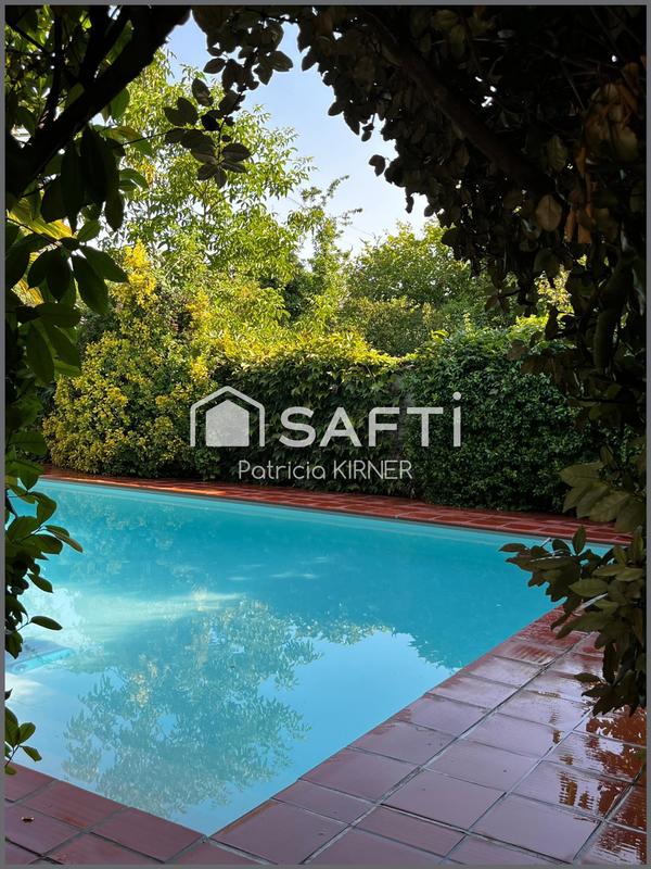 Maison - 255 m² - 9 pièces