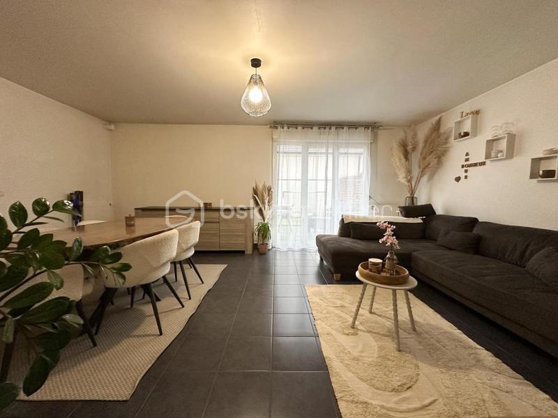 Maison - 98 m² - 5 pièces