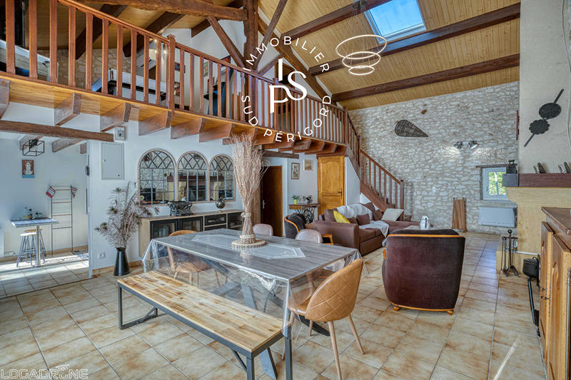 Maison - 192 m² - 6 pièces