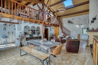 Maison - 192 m² - 6 pièces