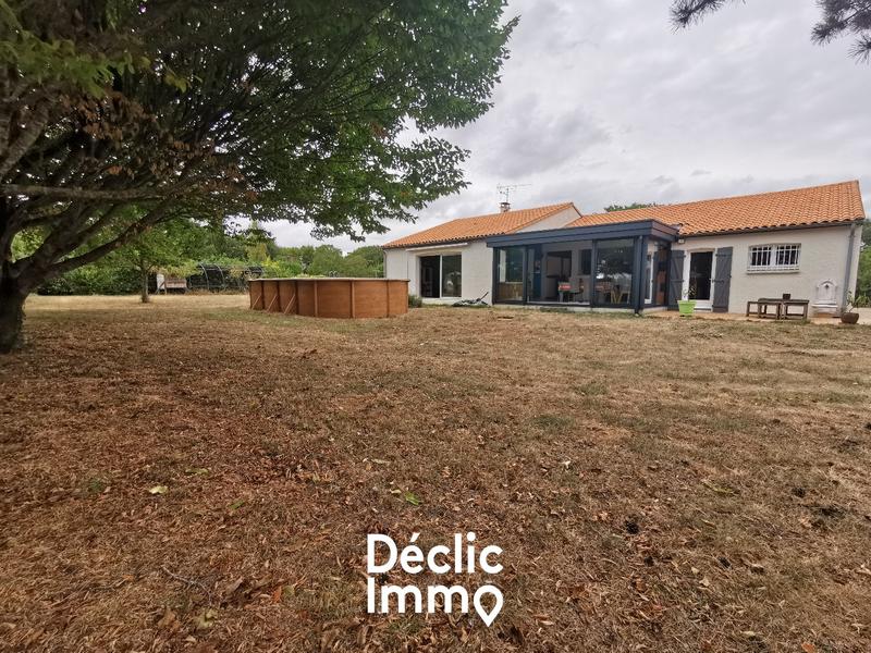 Maison - 212 m² - 7 pièces