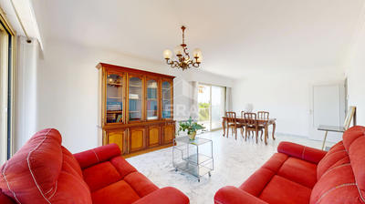 Appartement - 120 m² - 5 pièces