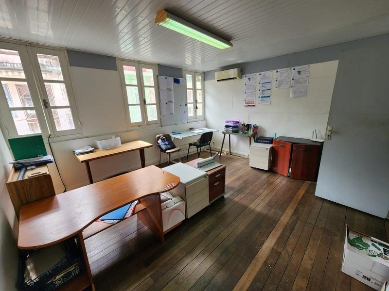 Immeuble - 197 m² - 7 pièces