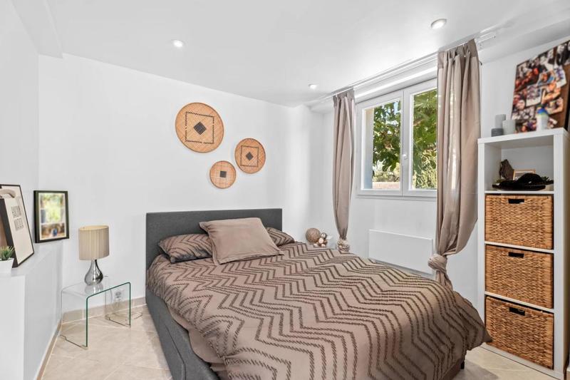 Villa - 256 m² - 8 pièces