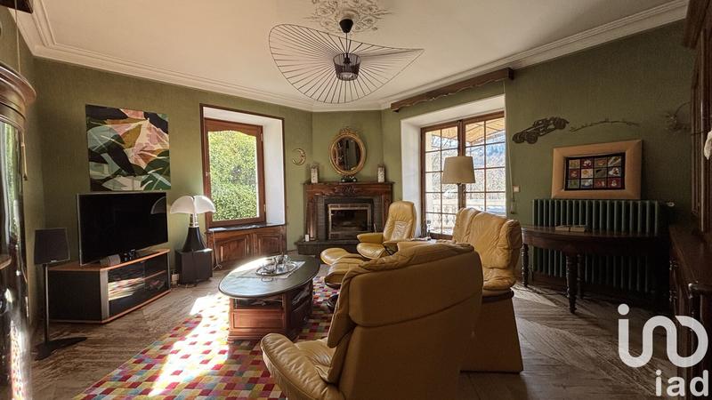 Maison - 277 m² - 8 pièces