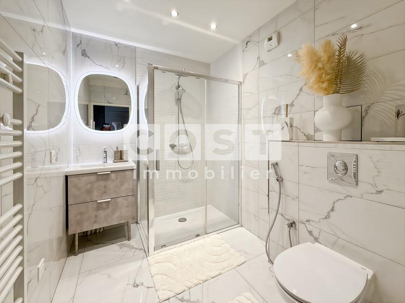 Appartement - 95 m² - 5 pièces