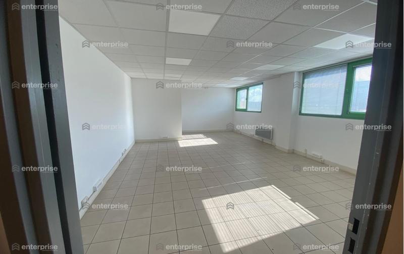 Local d'activité / Entrepôt - 680 m²