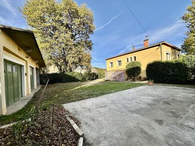 Maison - 220 m² - 9 pièces