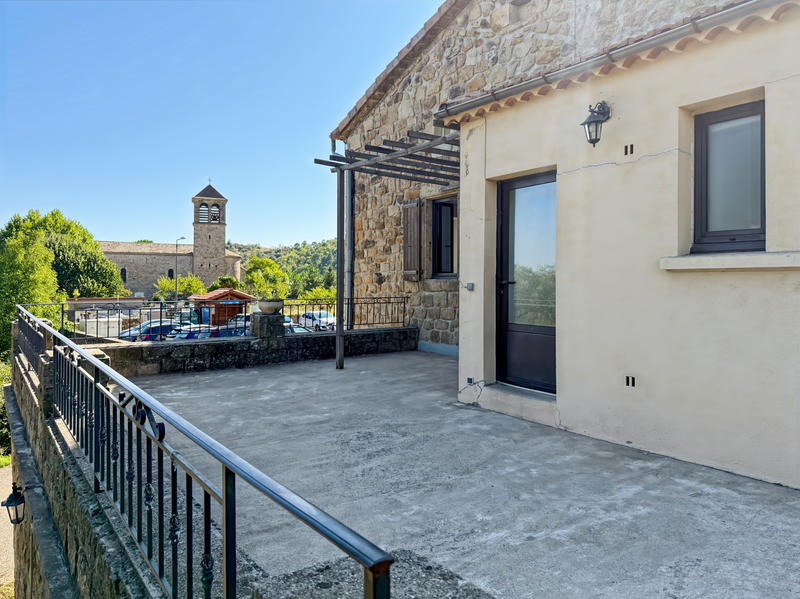 Maison - 240 m² - 10 pièces