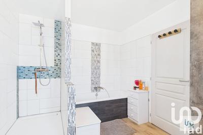 Maison - 166 m² - 7 pièces