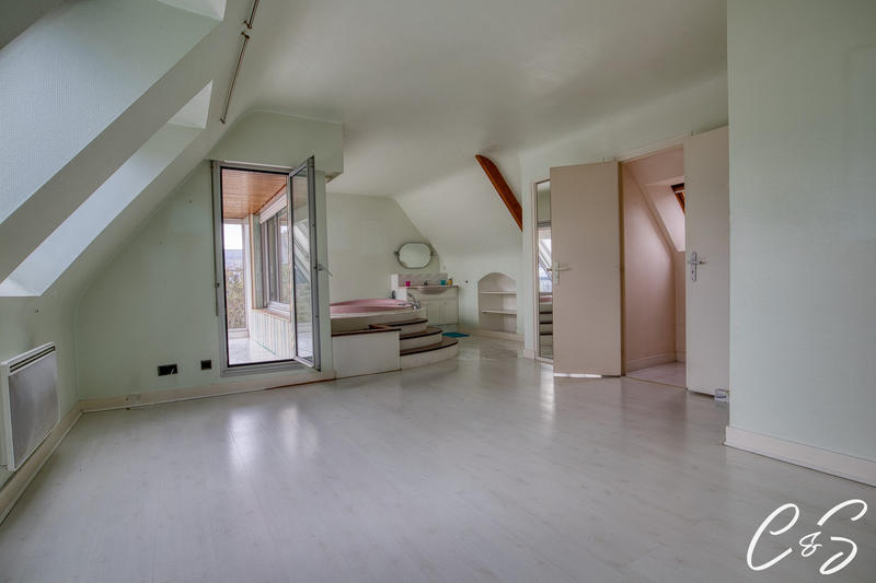 Maison ancienne - 193 m² - 7 pièces