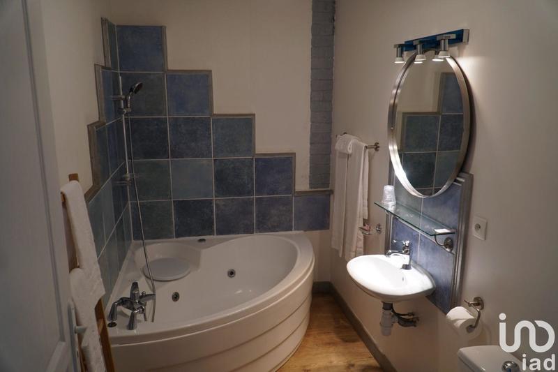 Local commercial - 737 m²