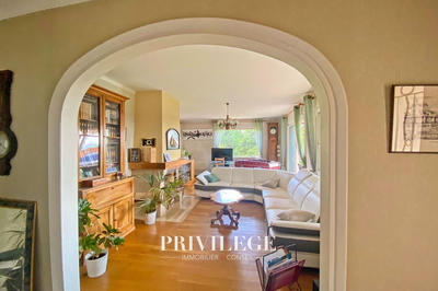 Maison - 229 m² - 7 pièces