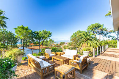 Maison contemporaine - 306 m² - 8 pièces