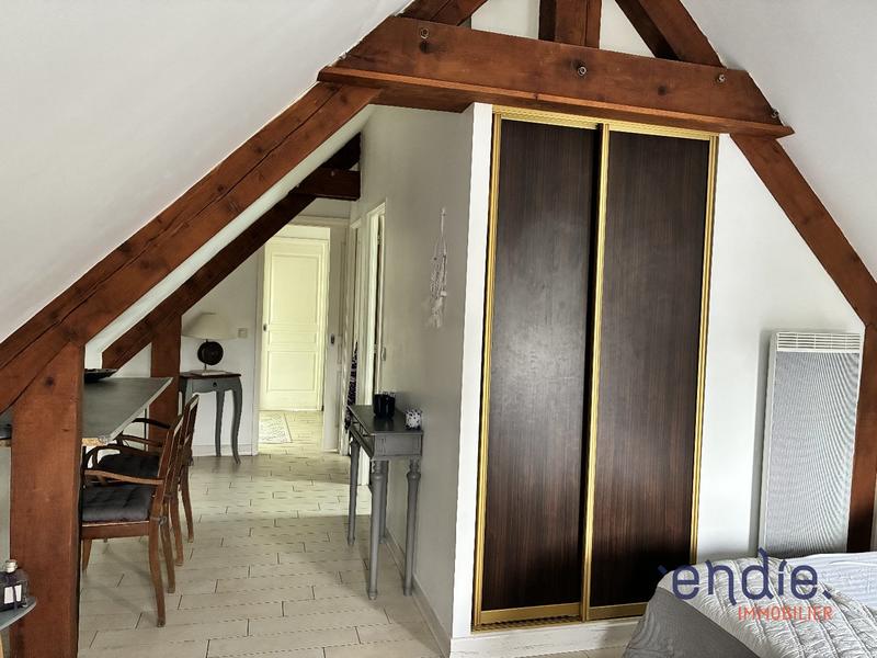 Maison - 230 m² - 8 pièces