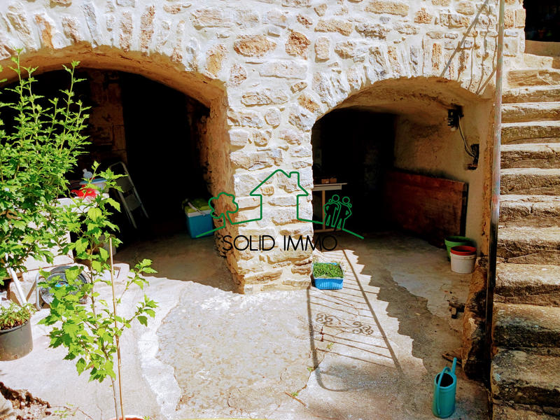 Mas - 150 m² - 14 pièces