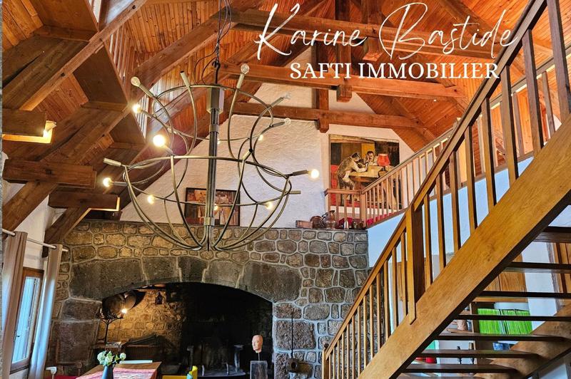 Maison - 240 m² - 11 pièces