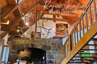 Maison - 240 m² - 11 pièces