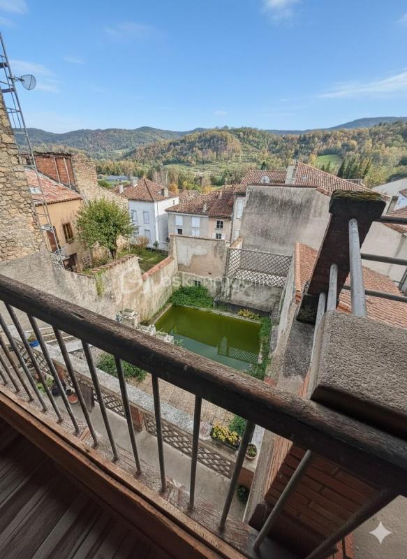 Demeure - 260 m² - 9 pièces