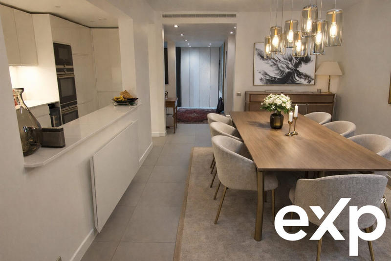 Appartement - 213 m² - 6 pièces