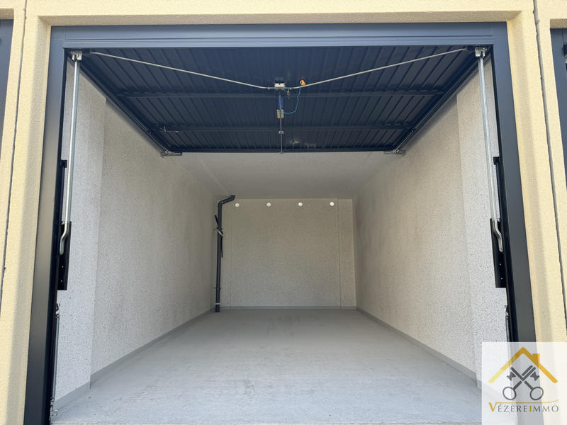 Parking / Garage - 15 m²