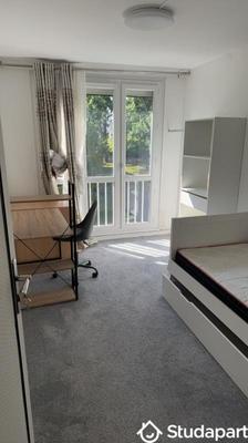 Chambre - 10 m² - 1 pièce