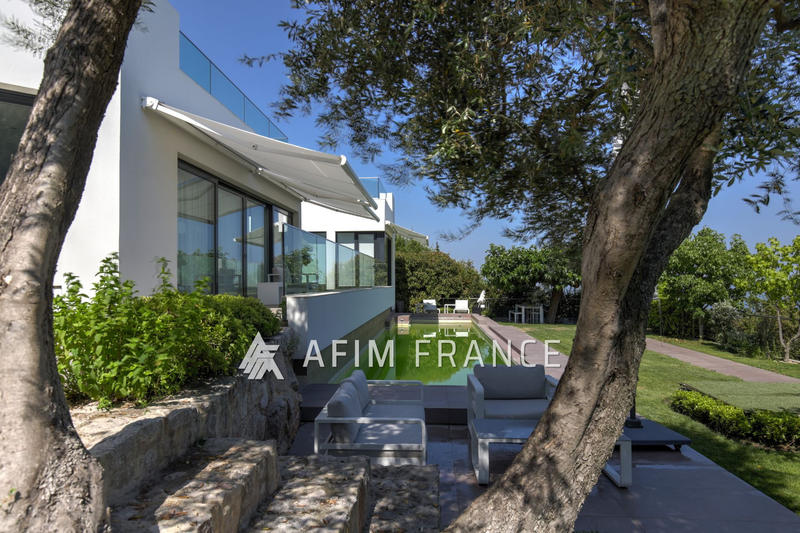 Villa - 350 m² - 8 pièces