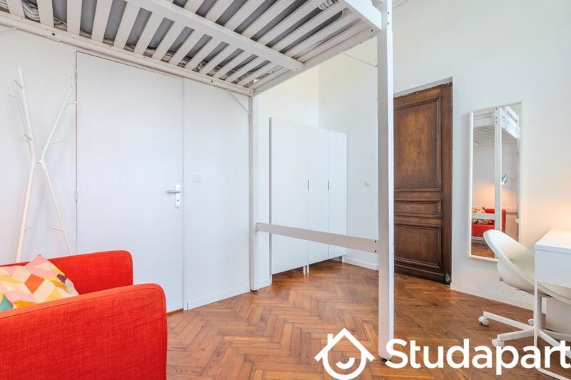 Chambre - 75 m² - 1 pièce