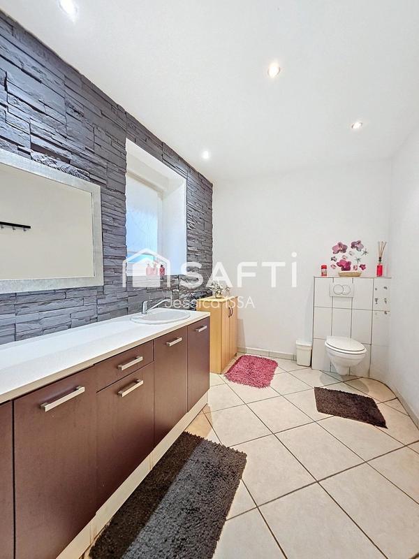 Maison - 224 m² - 7 pièces